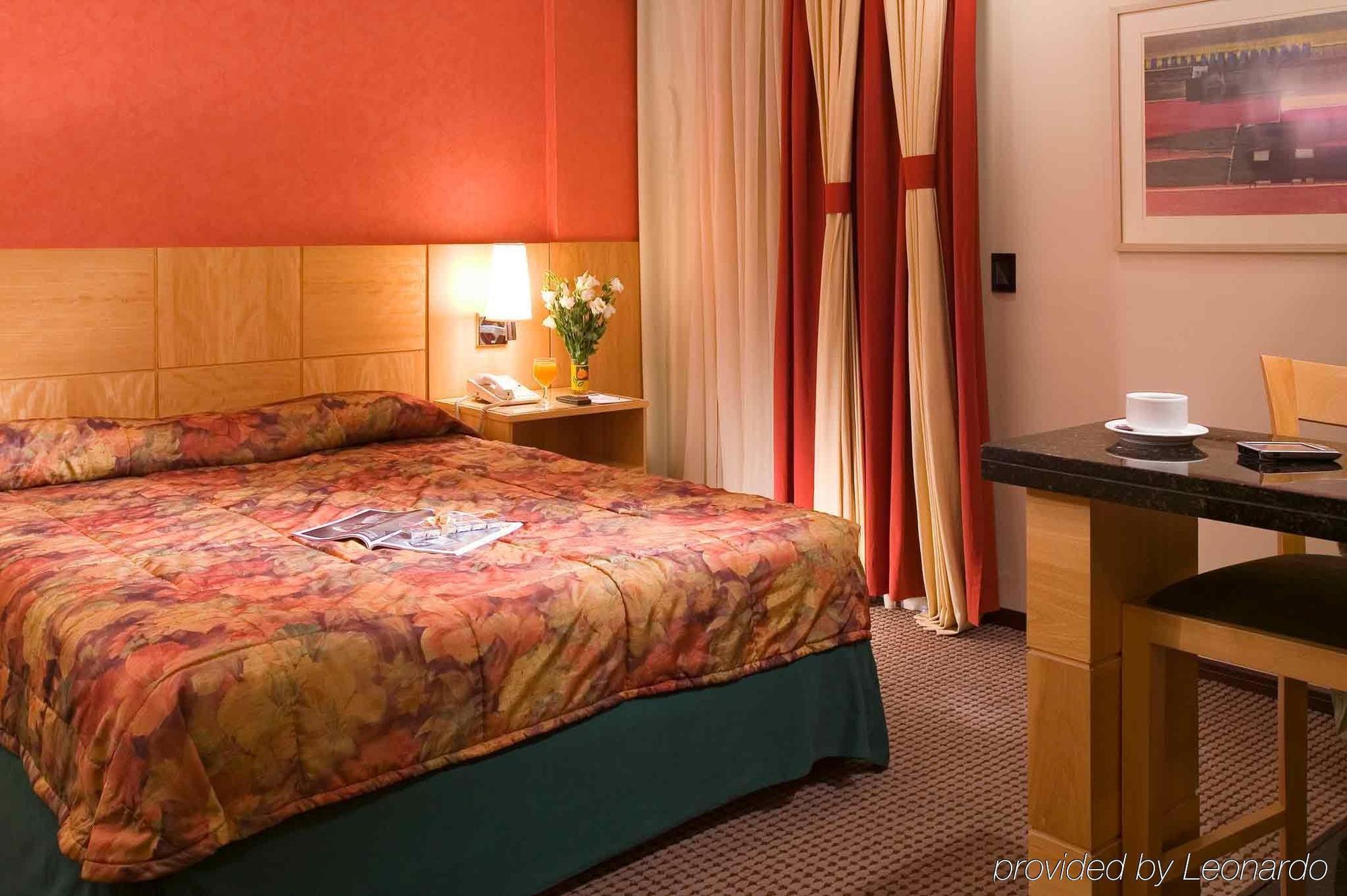 Mercure Curitiba Centro Стая снимка